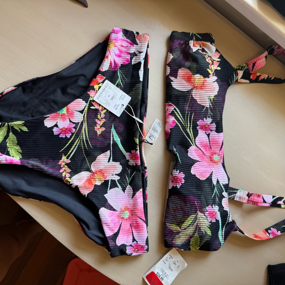 TiniBikini Black and Pink Bra Set Intimates